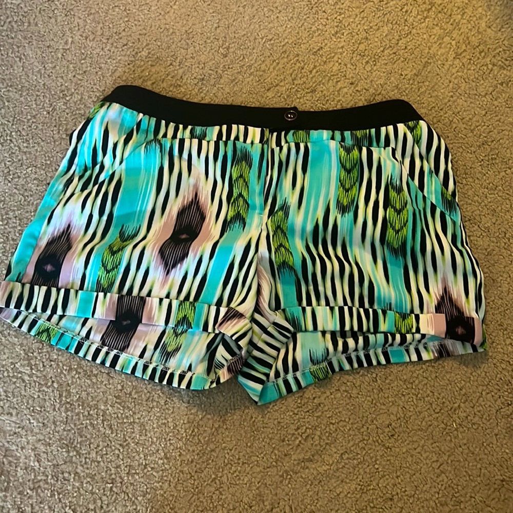 Jennifer Lopez polyester summer short